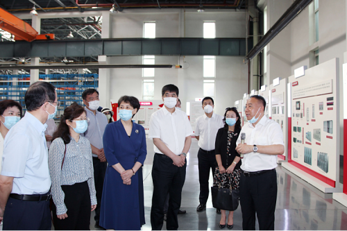 厦门市委常委、统战部部长王雪敏一行赴哈尔滨九洲集团调研考察