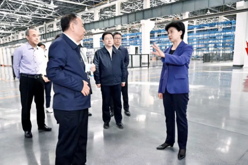 梁惠玲莅临九洲集团，深入包联企业调研
